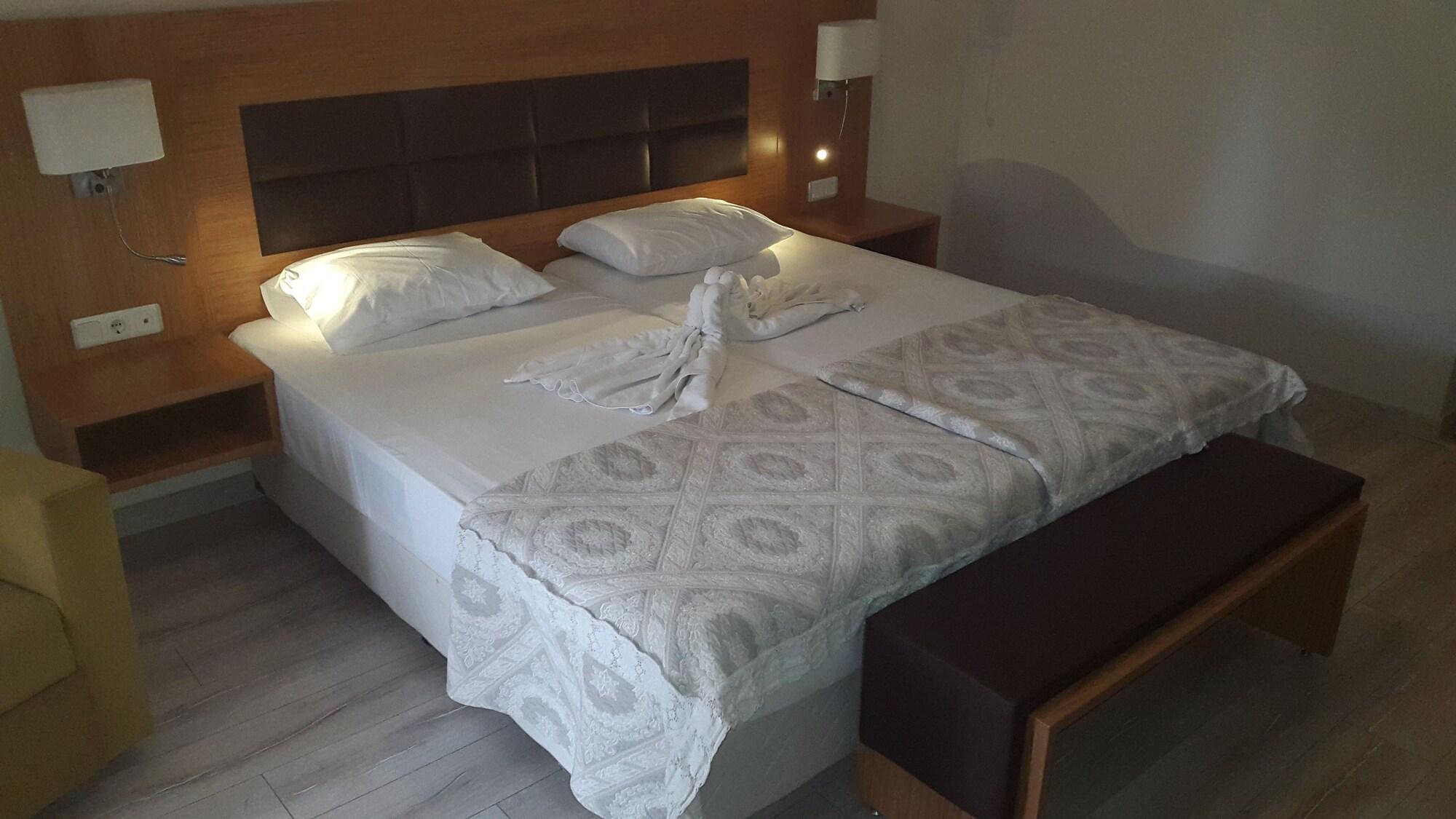 Begonville Hotel Marmaris Esterno foto